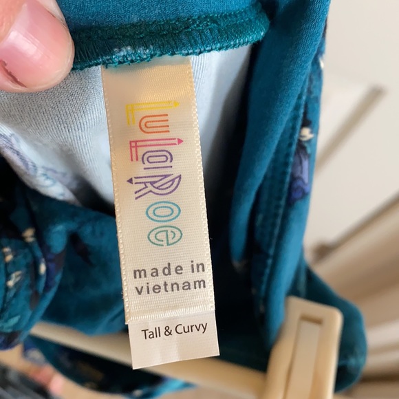 Lularoe tall and curvy leggings - Picture 3 of 3